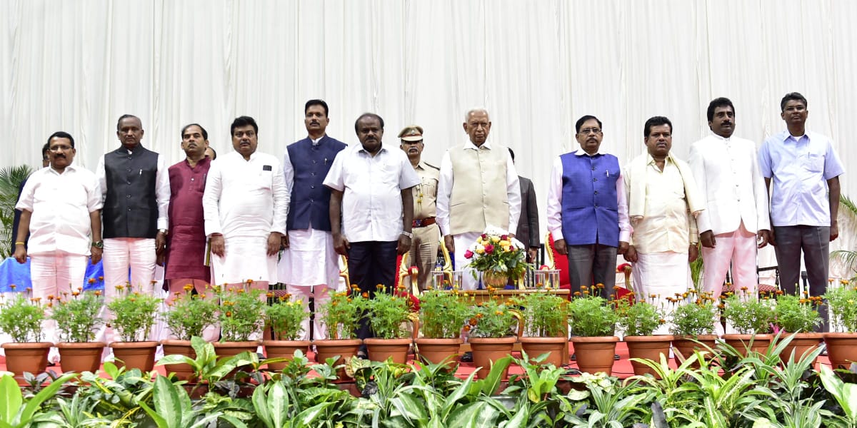 ನೂತನ ಸಚಿವರಿಗೆ ಖಾತೆಗಳ ಹಂಚಿಕೆ ಕಗ್ಗಂಟು: ಗೃಹ ಖಾತೆ ಬಿಟ್ಟುಕೊಡಲು ಡಿಸಿಎಂ ಪರಮೇಶ್ವರ್ ನಿರಾಕರಣೆ?