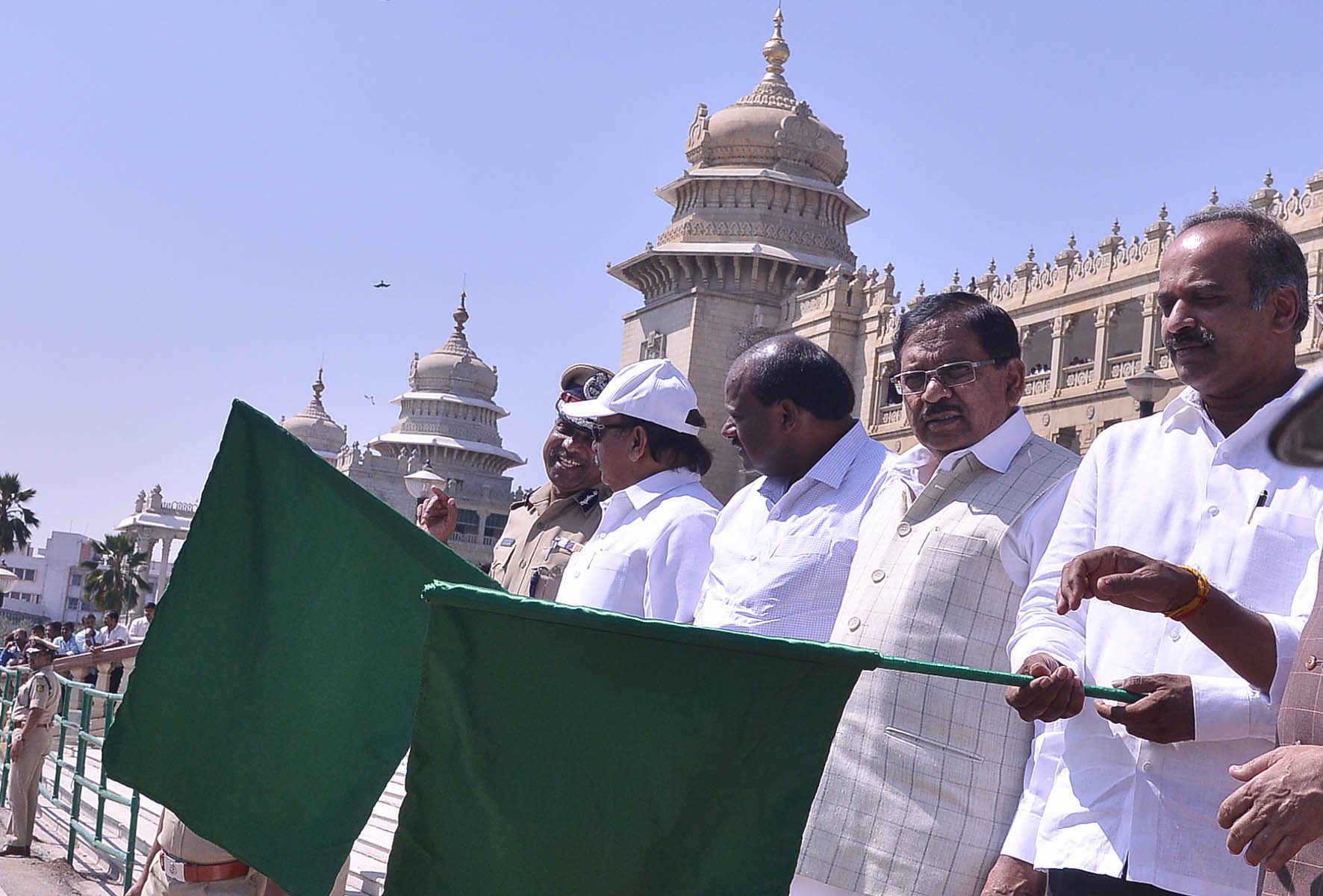 ಪೊಲೀಸರಿಗೆ ಹೊಸ ವರ್ಷಕ್ಕೆ ಉಡುಗೊರೆ: ಮುಖ್ಯಮಂತ್ರಿ ಕುಮಾರಸ್ವಾಮಿ