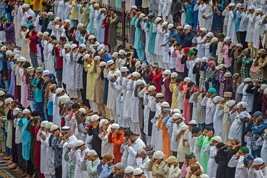 ನಮಾಝ್ ವಿವಾದ ಹಿನ್ನೆಲೆ: ‘ಕಥಾ’ ಕಾರ್ಯಕ್ರಮದ ಪೆಂಡಾಲ್ ತೆರವುಗೊಳಿಸಿದ ಪೊಲೀಸರು