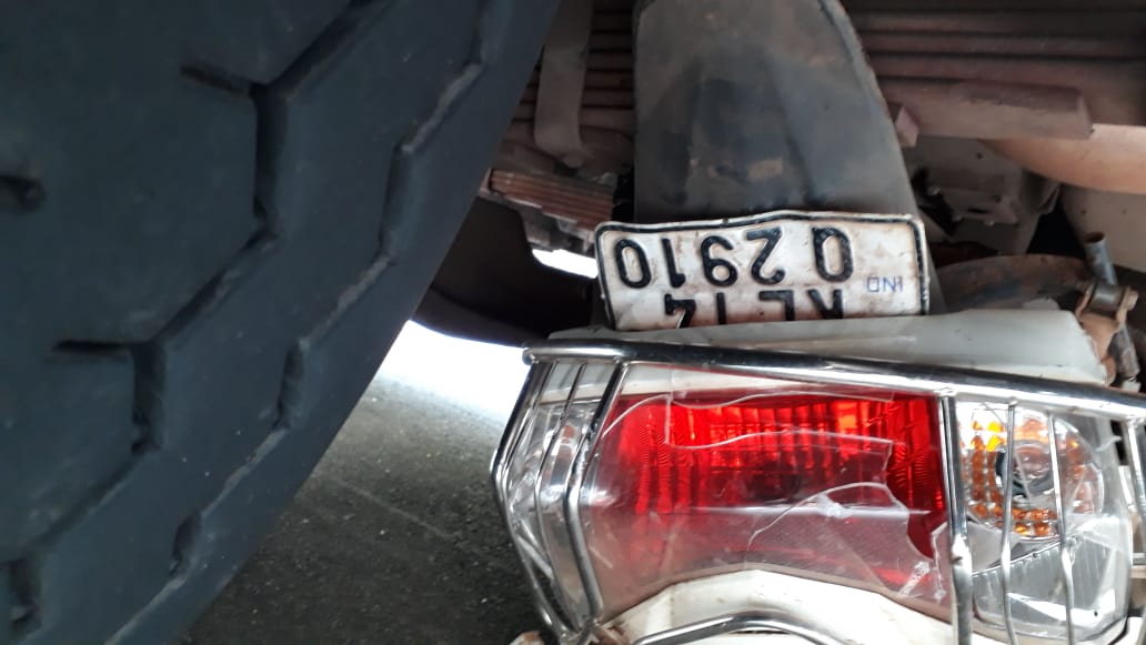 ಮಂಜೇಶ್ವರ : ರಸ್ತೆ ಅಪಘಾತ; ಬೈಕ್ ಸವಾರ ಸ್ಥಳದಲ್ಲೇ ಮೃತ್ಯು