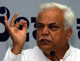 ಸಚಿವ ರೇವಣ್ಣ ಹೇಳಿಕೆಗೆ ಆರ್.ವಿ.ದೇಶಪಾಂಡೆ ಆಕ್ಷೇಪ