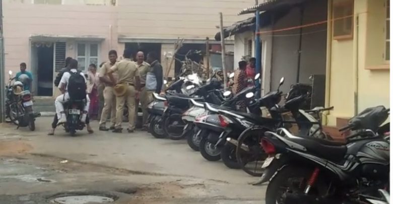 ಮೈಸೂರು: ರೌಡಿ ಶೀಟರ್ ಗಳ ಮನೆ ಮೇಲೆ ಪೊಲೀಸರ ದಾಳಿ