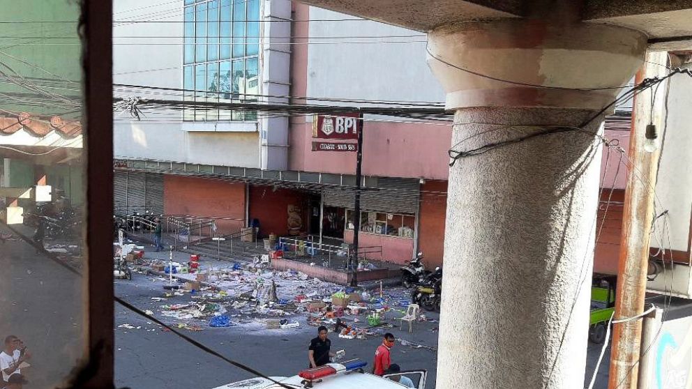 ಮಾಲ್ ನಲ್ಲಿ ಬಾಂಬ್ ಸ್ಫೋಟ: ಇಬ್ಬರು ಮೃತ್ಯು