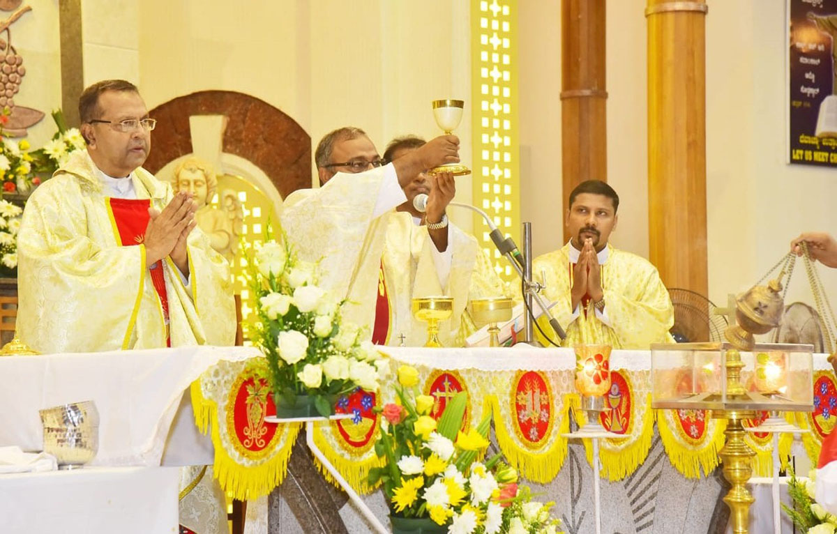 ಉದ್ಯಾವರ ಚರ್ಚ್ನ ಪರಮ ಪ್ರಸಾದದ ಮೆರವಣಿಗೆ