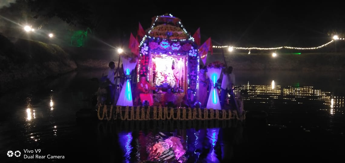 ಹನೂರು: ವಿಜೃಂಭಣೆಯಿಂದ ಜರುಗಿದ ತೆಪ್ಪೋತ್ಸವ