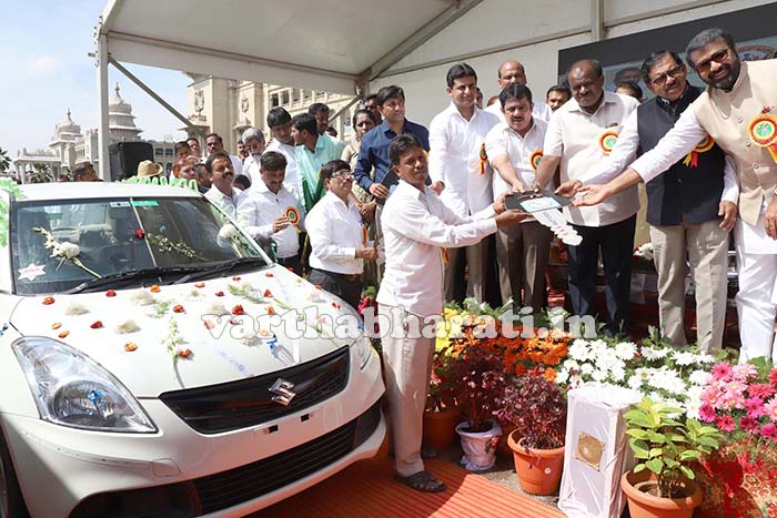 ಅಲ್ಪಸಂಖ್ಯಾತ ಚಾಲಕರಿಗೆ ಟ್ಯಾಕ್ಸಿ- ಗೂಡ್ಸ್ ವಾಹನ ಭಾಗ್ಯ