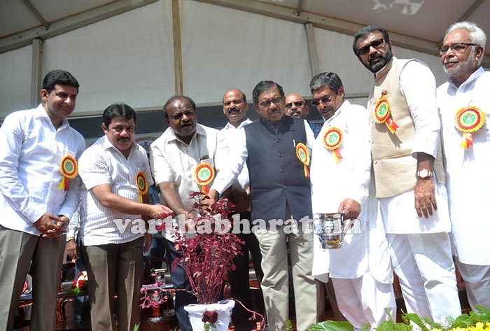 ಆರ್‌ಟಿಒ ವಾಹನ ಚಾಲಕರಿಗೆ ನೀಡುವ ಬ್ಯಾಡ್ಜ್‌ಗೆ ಎಸೆಸೆಲ್ಸಿ ಕಡ್ಡಾಯ ಸರಿಯಲ್ಲ: ಝಮೀರ್ ಅಹ್ಮದ್ ಖಾನ್