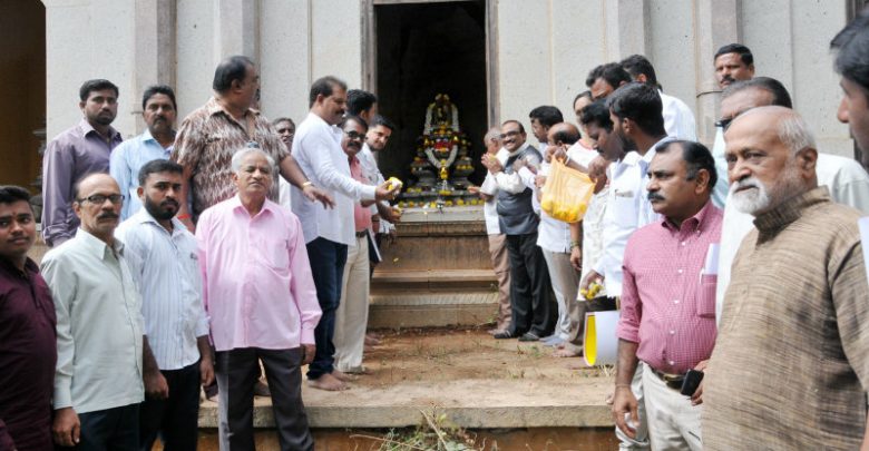 ಮೈಸೂರು: ಕೆಪಿಎಸ್‍ಸಿ ನೇಮಕಾತಿಯಲ್ಲಿ ಅನುಸರಿಸಿರುವ ಕ್ರಮ ಖಂಡಿಸಿ ಮೌನ ಪ್ರತಿಭಟನೆ