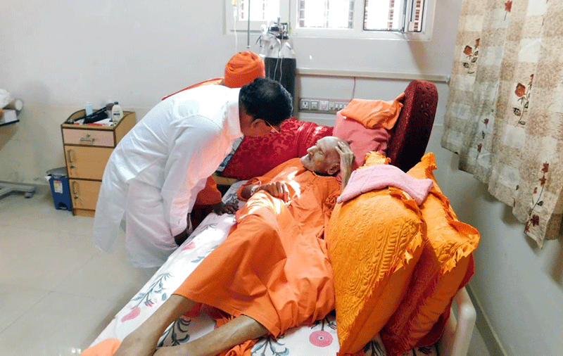 ಸಿದ್ದಗಂಗಾ ಮಠದ ಸ್ವಾಮೀಜಿಗೆ ಮಠದಲ್ಲೇ ಚಿಕಿತ್ಸೆ ಮುಂದುವರಿಕೆ: ಡಿಸಿಎಂ ಡಾ.ಪರಮೇಶ್ವರ್