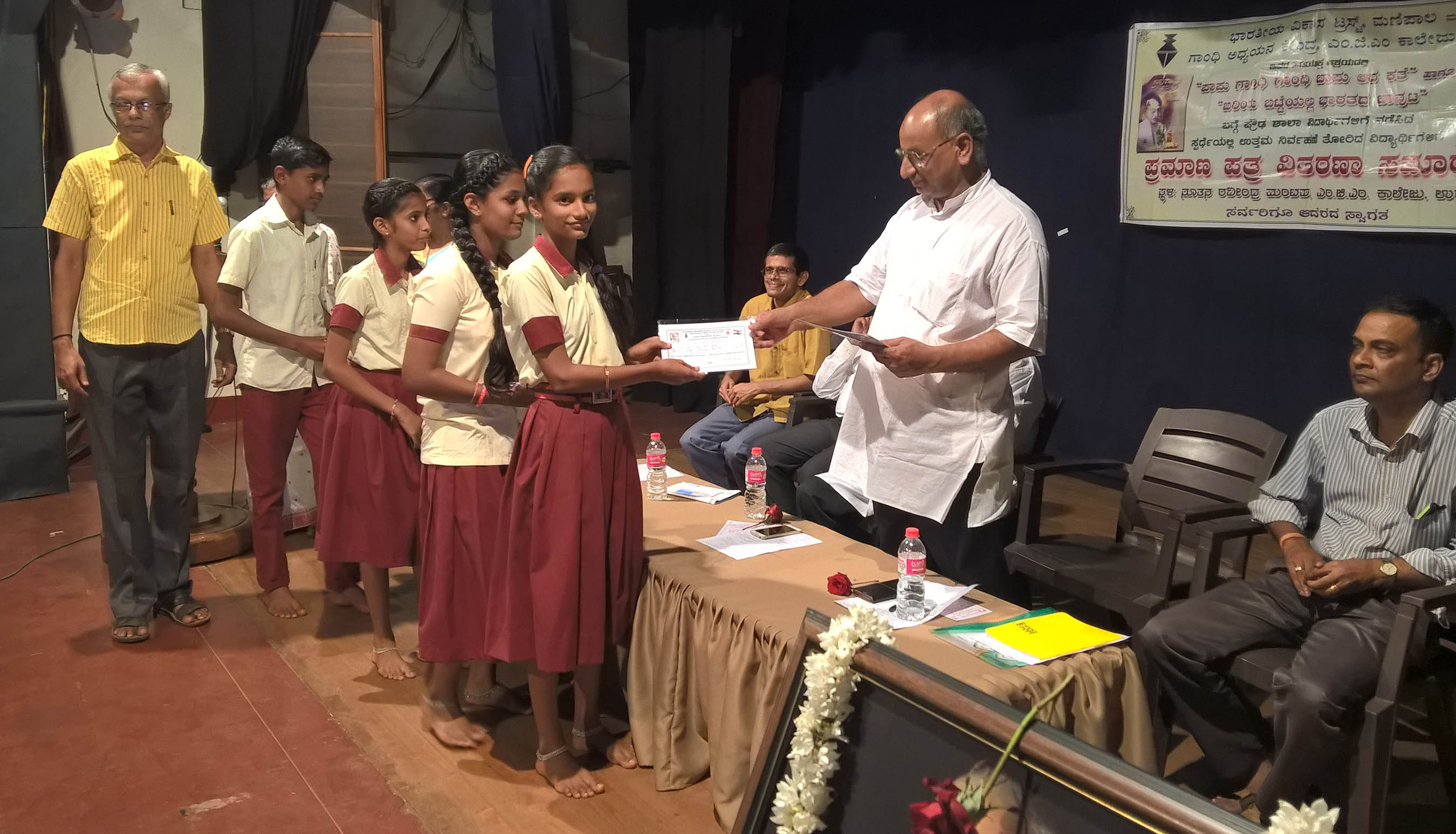 ಸ್ಮಾರಕಗಳಿವೆ; ಆದರೆ ಗಾಂಧಿ ಜನಮಾನಸದಿಂದ ದೂರ: ಡಾ.ತಿಂಗಳಾಯ