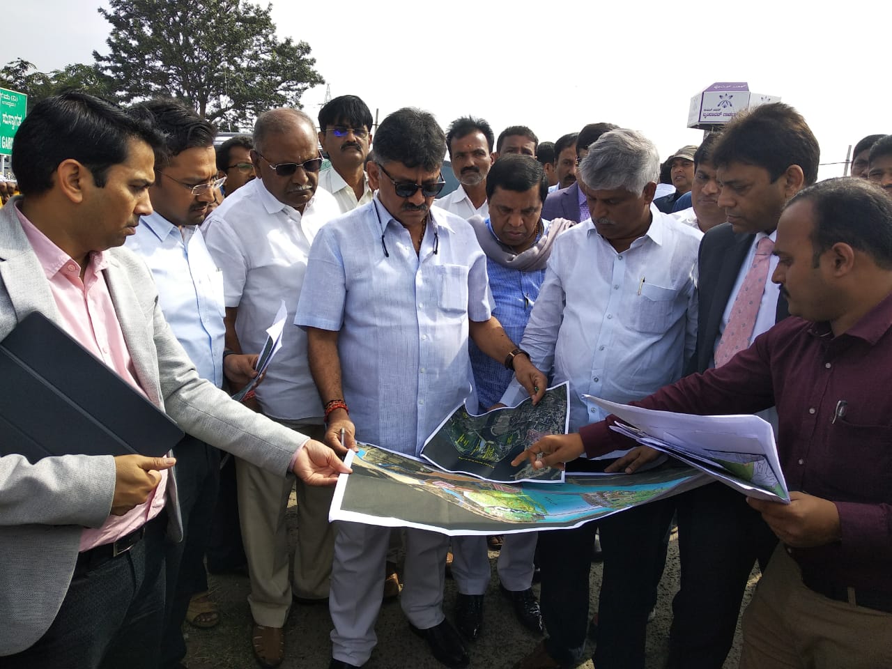 ಡಿಸ್ನಿಲ್ಯಾಂಡ್‍ಗೆ ರೈತರ ಭೂಮಿ ಪಡೆಯುವುದಿಲ್ಲ: ಡಿ.ಕೆ.ಶಿವಕುಮಾರ್ ಸ್ಪಷ್ಟನೆ