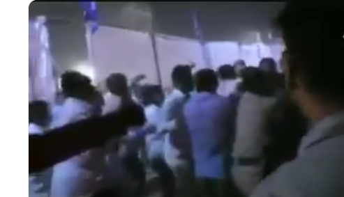 ಕೇಂದ್ರ ಸಚಿವರಿಗೆ ಕಪಾಳಮೋಕ್ಷ ಮಾಡಿದ ಯುವಕ