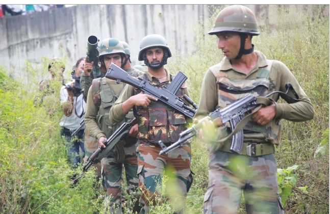 ಶ್ರೀನಗರದಲ್ಲಿ ಮೂವರು ಭಯೋತ್ಪಾದಕರ  ಹತ್ಯೆ