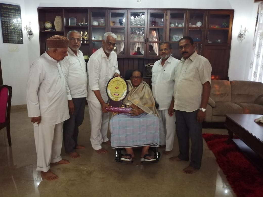 ಮುಸ್ಲಿಂ ಸೆಂಟ್ರಲ್ ಕಮಿಟಿಯಿಂದ ಅಹ್ಮದ್ ಹಾಜಿ ತುಂಬೆಗೆ ಸನ್ಮಾನ
