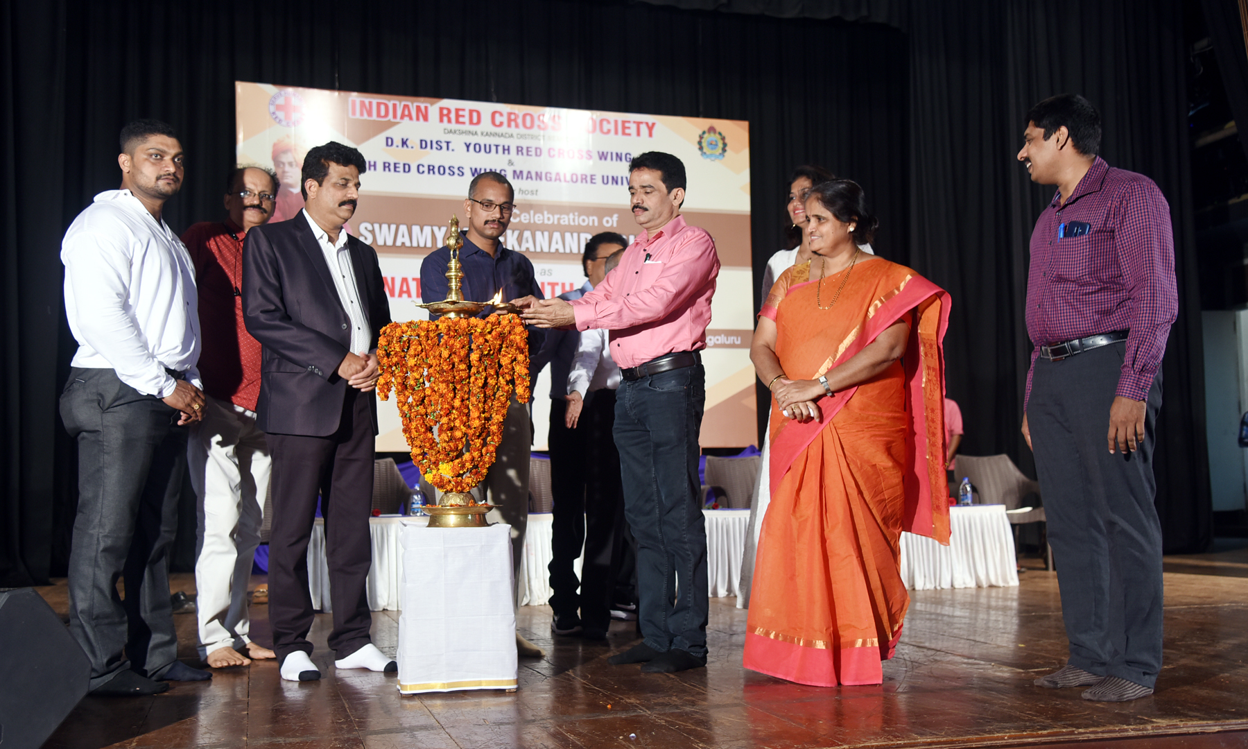 ಸ್ವಾಮಿ ವಿವೇಕಾನಂದರ ತತ್ವಾದರ್ಶ ಪಾಲಿಸಿ: ಎಸ್ಪಿ ಲಕ್ಷ್ಮೀಪ್ರಸಾದ್