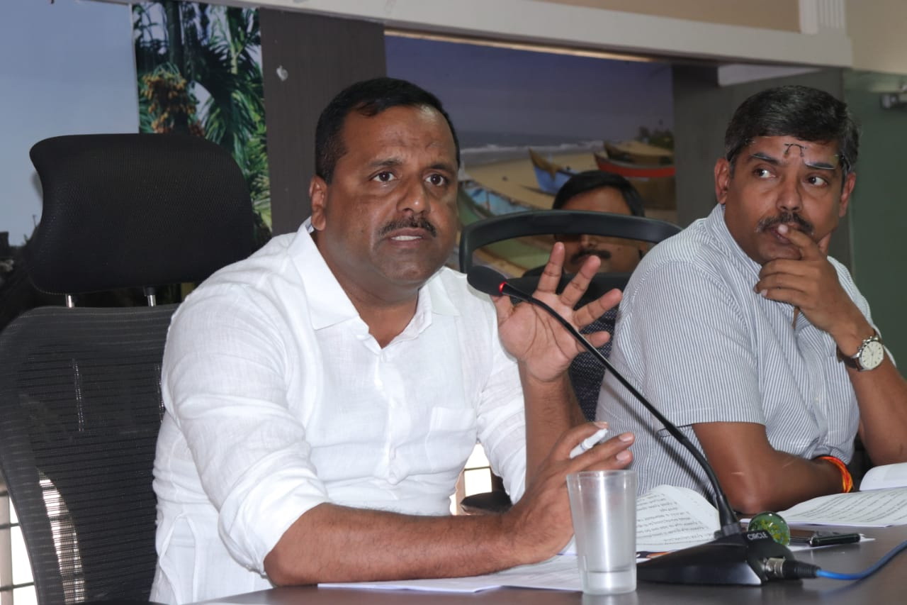 ಬಜೆಟ್‍ನಲ್ಲಿ ದ.ಕ.ಜಿಲ್ಲೆಯ ಬೇಡಿಕೆ ಈಡೇರಿಕೆಗೆ ಸಚಿವ ಖಾದರ್ ಅಧ್ಯಕ್ಷತೆಯಲ್ಲಿ ಪೂರ್ವಭಾವಿ ಸಭೆ