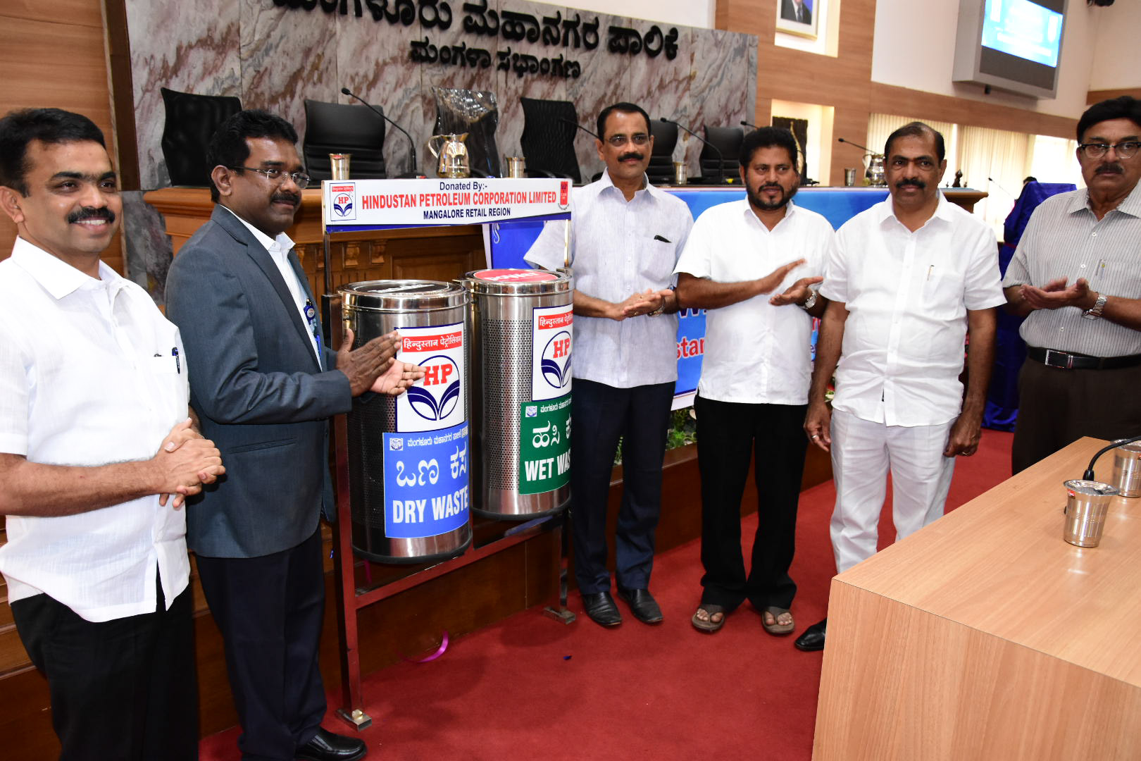 ಎಚ್‌ಪಿಸಿಎಲ್‌ನಿಂದ ಮನಪಾಗೆ 100 ತ್ಯಾಜ್ಯ ಸುರಿಯುವ ತೊಟ್ಟಿಗಳ ಹಸ್ತಾಂತರ