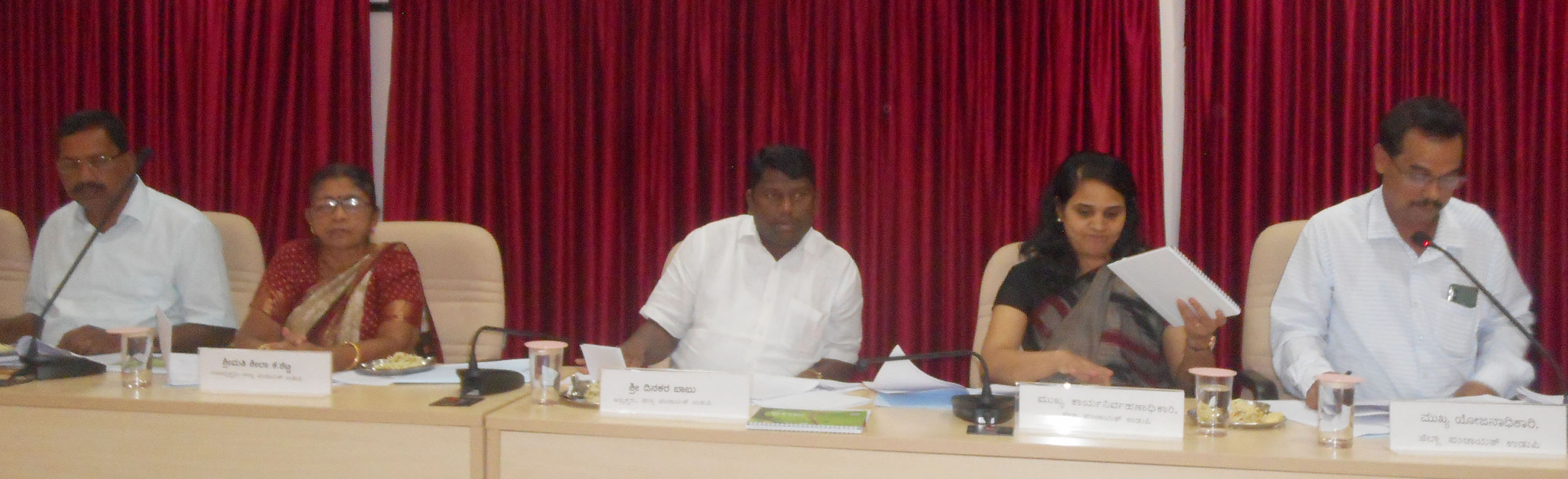 ಮರಳು ಲಭ್ಯತೆ ಬಗ್ಗೆ ಸ್ಪಷ್ಟ ಮಾಹಿತಿ ನೀಡಿ: ದಿನಕರ ಬಾಬು