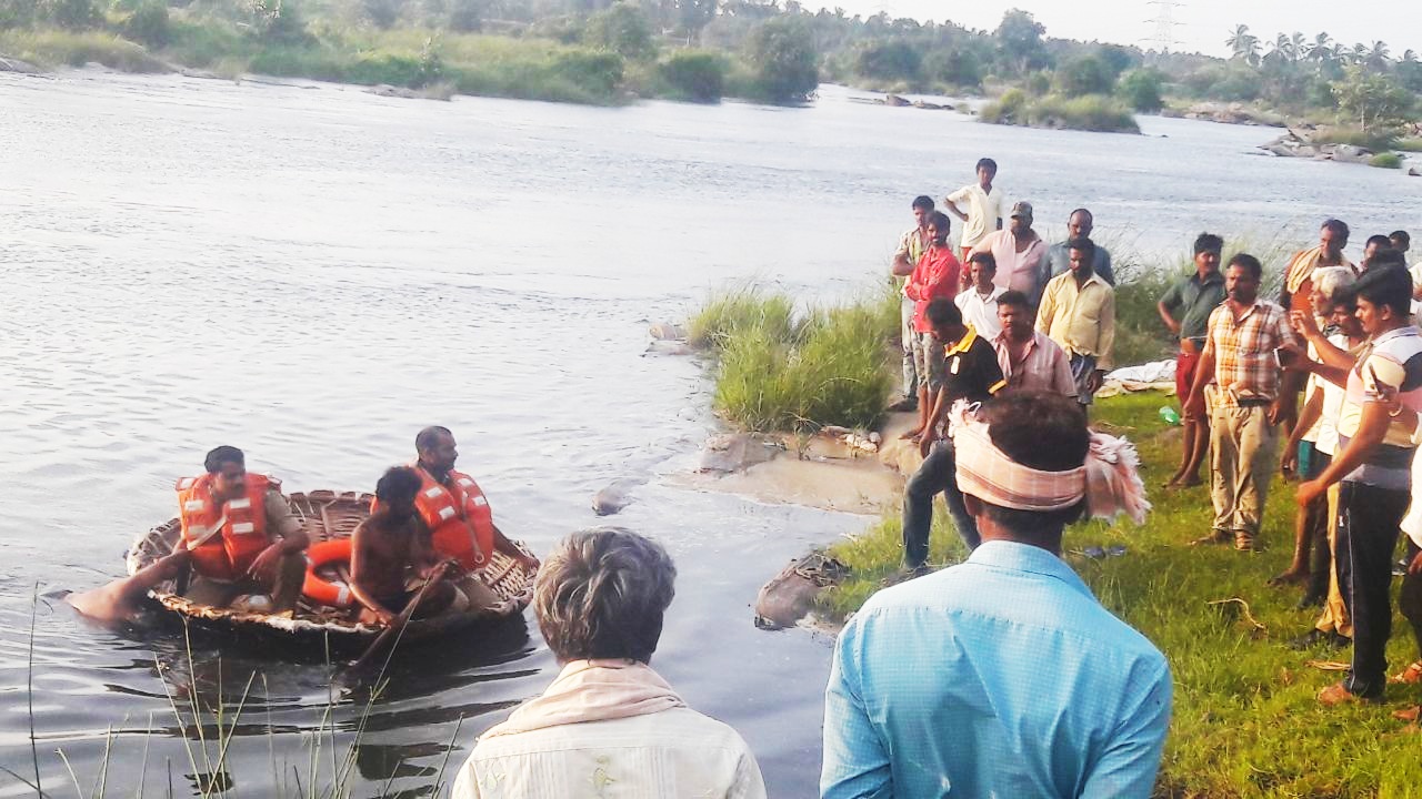 ಮಂಡ್ಯ: ಈಜಲು ತೆರಳಿದ್ದ ವಿದ್ಯಾರ್ಥಿ ನೀರಿನಲ್ಲಿ ಮುಳುಗಿ ಮೃತ್ಯು