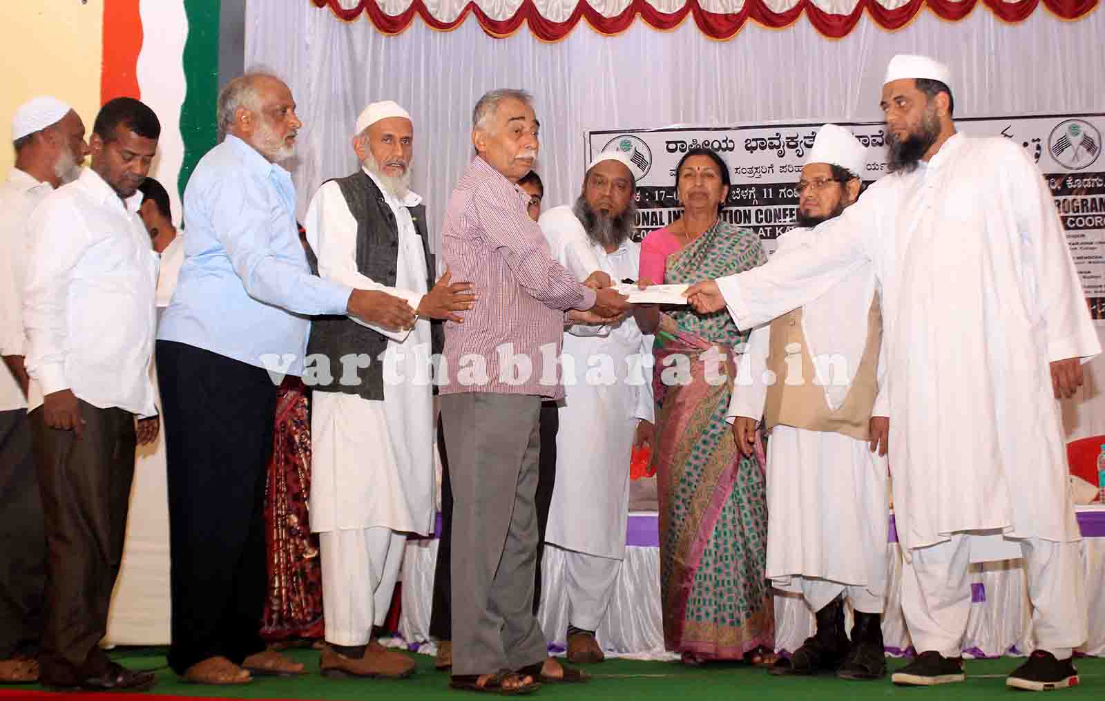 ಕೊಡಗು ಸಂತ್ರಸ್ತರಿಗೆ ಮಾನಸಿಕ ಸ್ಥೈರ್ಯ ತುಂಬಿದ ಜಮಿಯತ್ ಉಲಮಾದ ಆರ್ಥಿಕ ನೆರವು