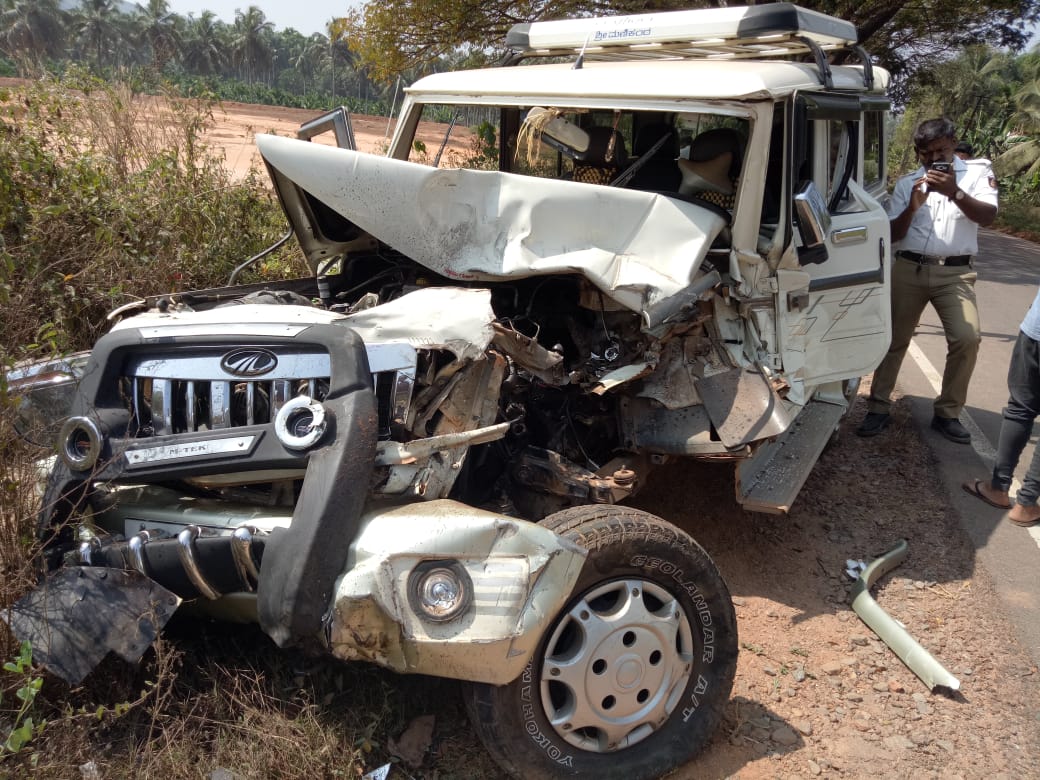 ಸಜೀಪಮೂಡ: ಟಿಪ್ಪರ್ - ಬೊಲೆರೊ ಮುಖಾಮುಖಿ ಢಿಕ್ಕಿ