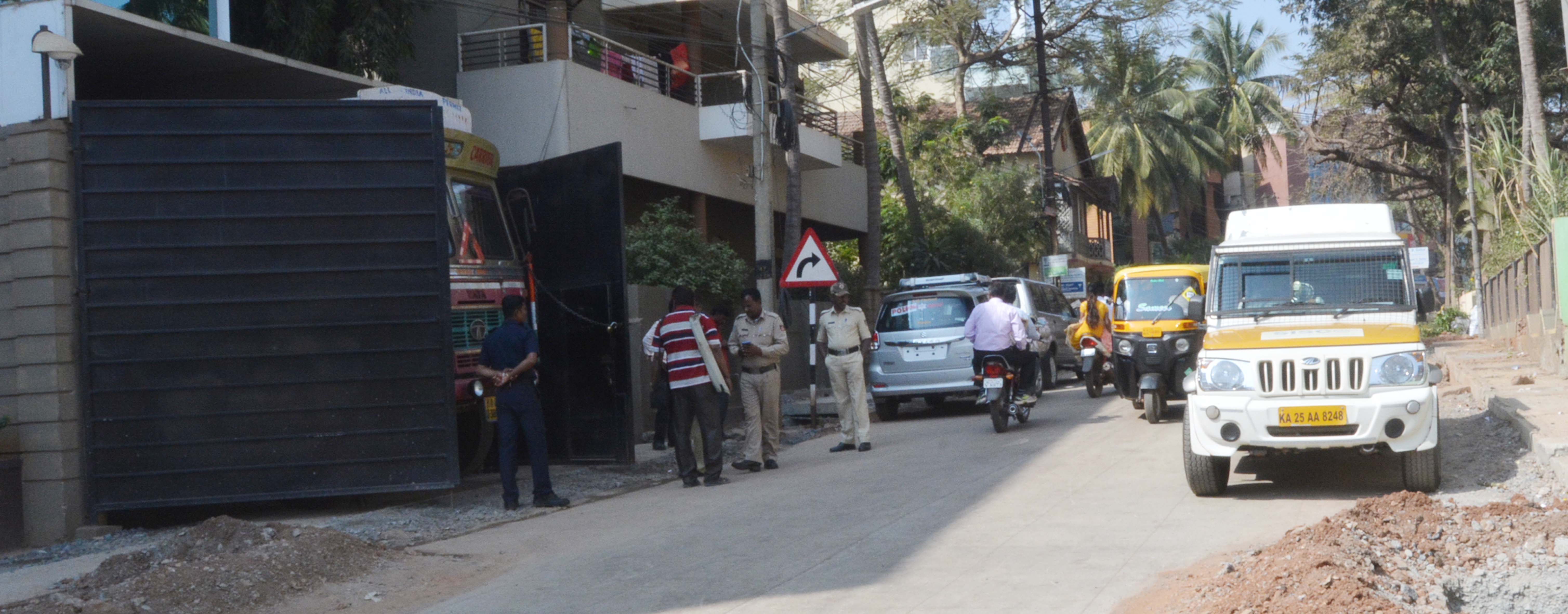 ಧಾರವಾಡದ ಪ್ರಸಿದ್ಧ ಮಿಶ್ರಾ ಪೇಡಾ ಮಾಲಕನ ಮನೆ ಮೇಲೆ ಐಟಿ ದಾಳಿ