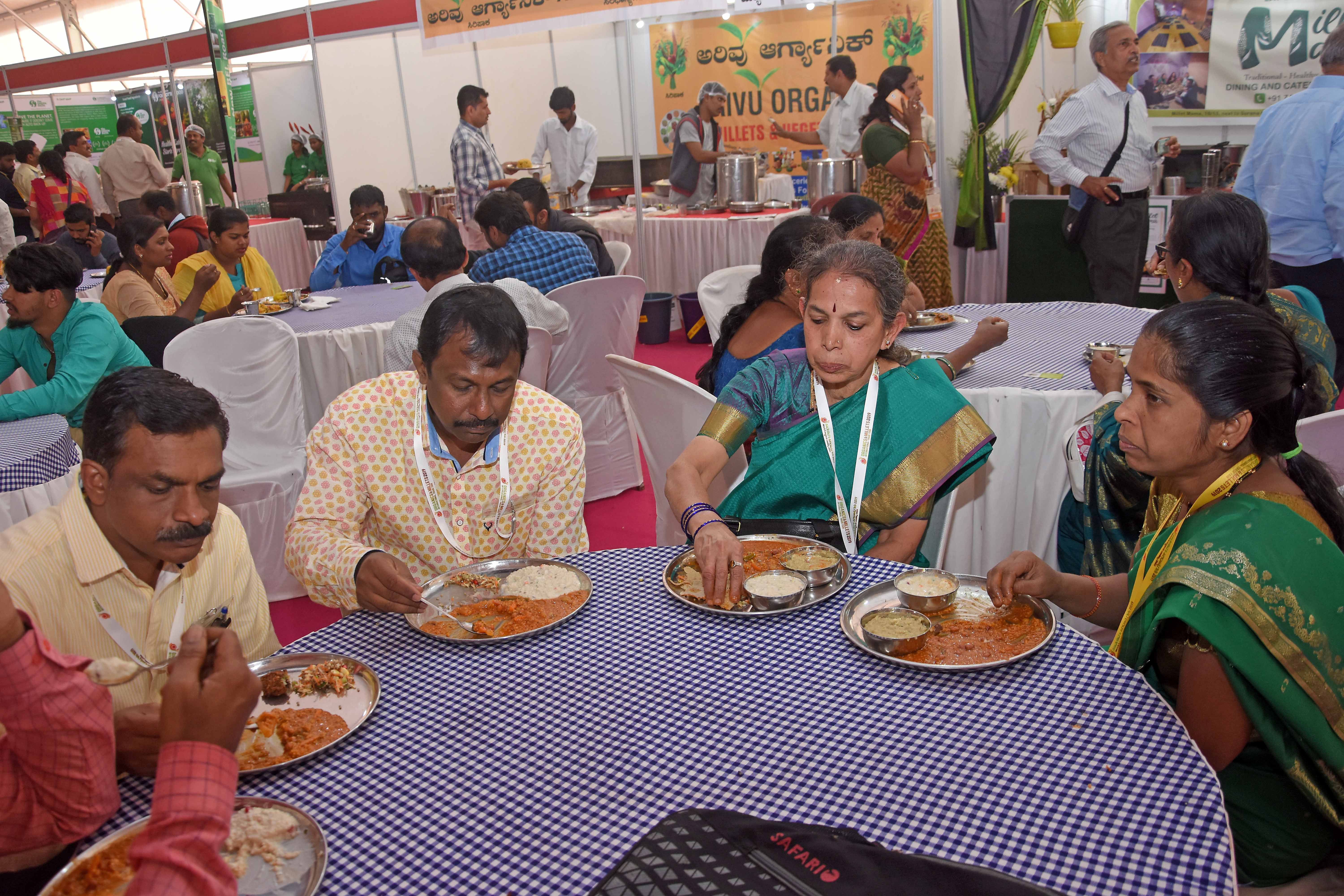 ಸಿರಿಧಾನ್ಯ ಪ್ರಿಯರನ್ನು ಸೆಳೆದ ವಾಣಿಜ್ಯ ಮೇಳ: 400 ಮಳಿಗೆಗಳಲ್ಲಿ ಪ್ರದರ್ಶನ, ಮಾರಾಟಕ್ಕೆ ಅವಕಾಶ