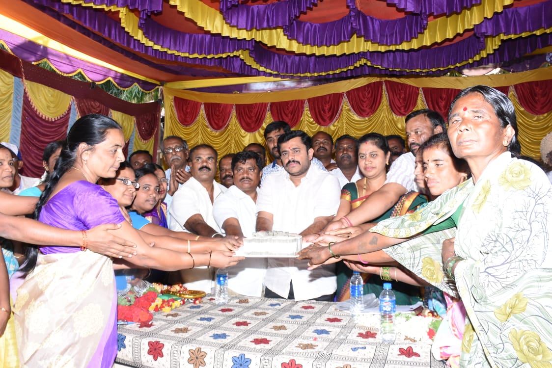 ತುಮಕೂರು: ಶಾಲಾ ಶಿಕ್ಷಕರ ಏಳು ತಿಂಗಳ ವೇತನ ಭರಿಸಿದ ಶಾಸಕ ಡಿ.ಸಿ.ಗೌರಿಶಂಕರ್