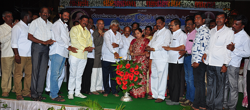 ಮಂಡ್ಯ: ದಸಂಸ ವತಿಯಿಂದ ವಿಚಾರ ಸಂಕಿರಣ, ಅಭಿನಂದನಾ ಸಮಾರಂಭ