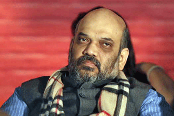 ವಿಚಾರಣೆಯನ್ನೇ ಎದುರಿಸದೆ ಕ್ಲೀನ್ ಚಿಟ್ ಪಡೆದ ಅಮಿತ್ ಶಾ ವಿಚಾರಣೆಯನ್ನೇ ಎದುರಿಸದೆ ಕ್ಲೀನ್ ಚಿಟ್ ಪಡೆದ ಅಮಿತ್ ಶಾ