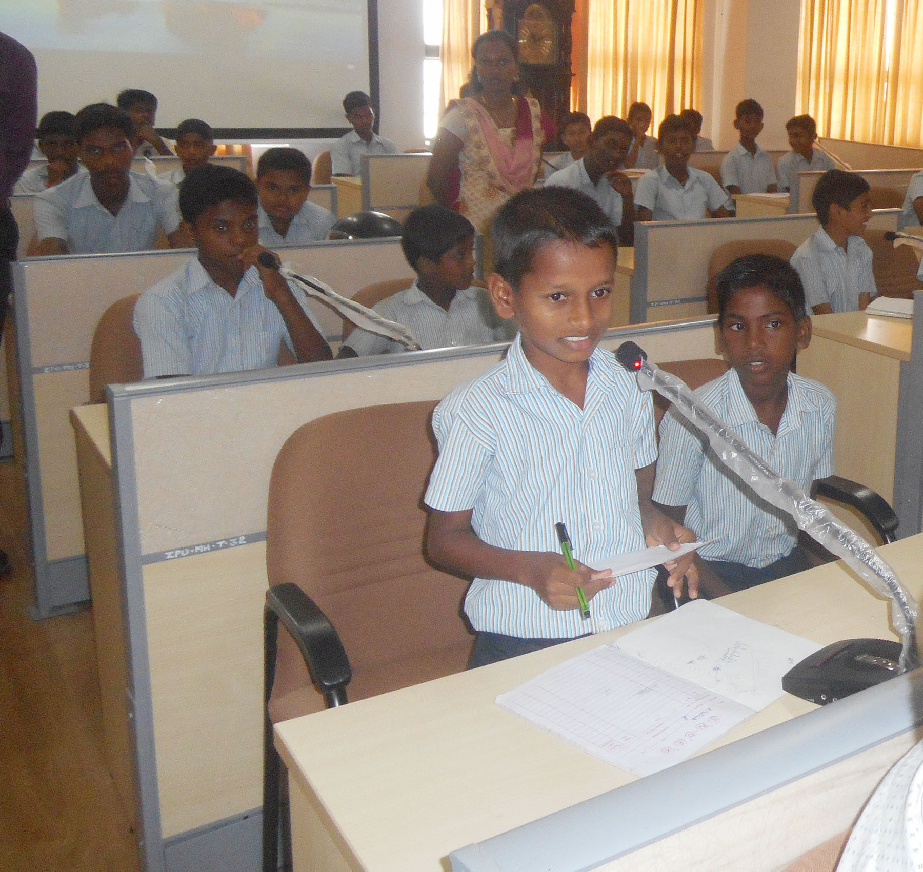 ರಸ್ತೆ ಸರಿಪಡಿಸಿ, ವಿದ್ಯುತ್ ನೀಡಿ; ಅಹವಾಲು ಸಭೆಯಲ್ಲಿ ಮಕ್ಕಳ ಬೇಡಿಕೆ