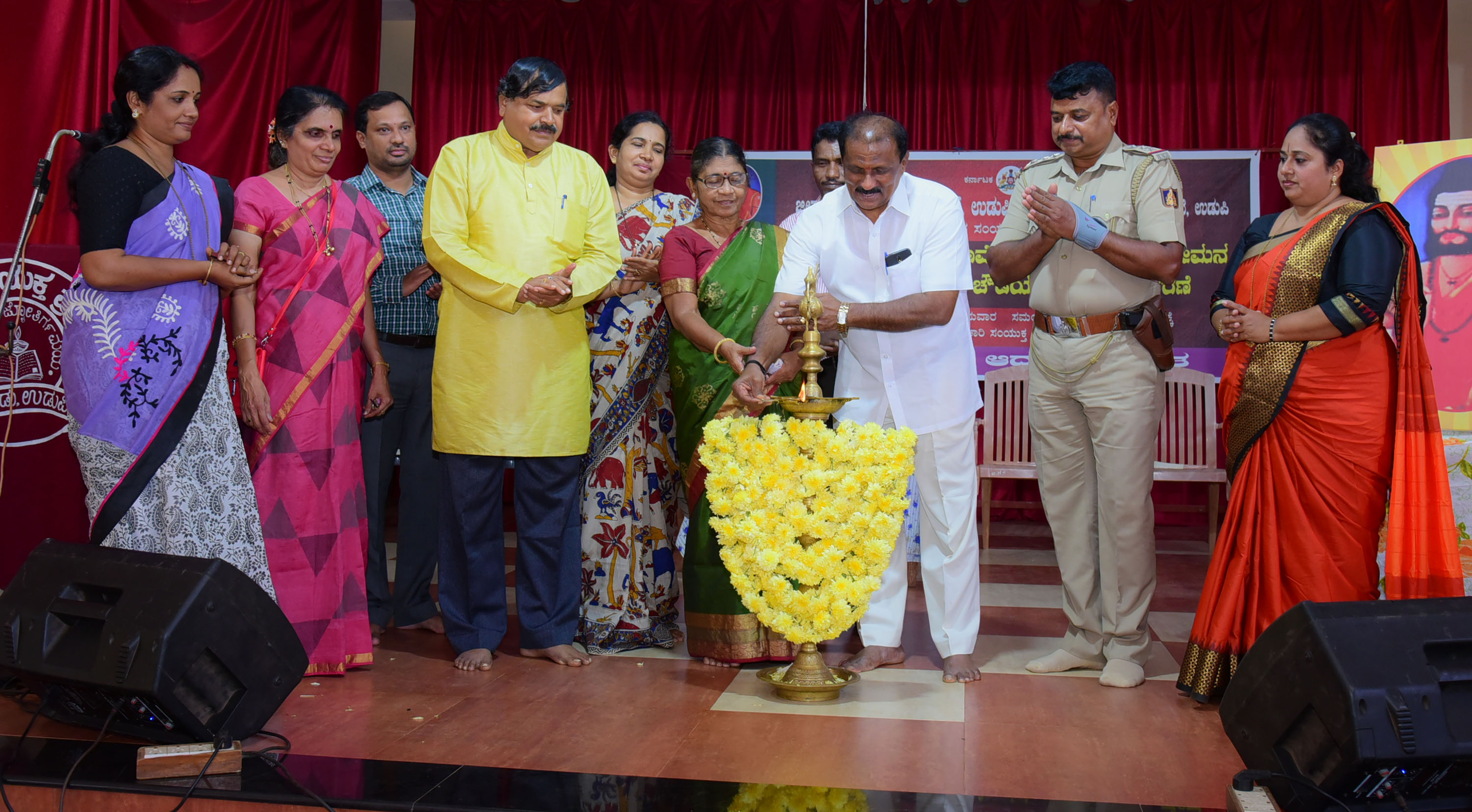 ವಚನಗಳ ಮೂಲಕ ಸಮಾಜವನ್ನು ತಿದ್ದುವ ಕೆಲಸ: ಲಾಲಾಜಿ ಮೆಂಡನ್