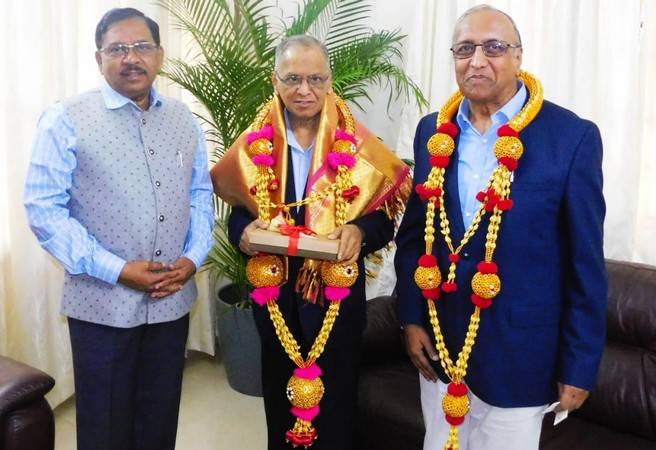 ಡಿಸಿಎಂ ಡಾ.ಜಿ.ಪರಮೇಶ್ವರ್ ರನ್ನು ಭೇಟಿಯಾದ ಇನ್‌ಫೋಸಿಸ್‌ನ ನಾರಾಯಣ ಮೂರ್ತಿ