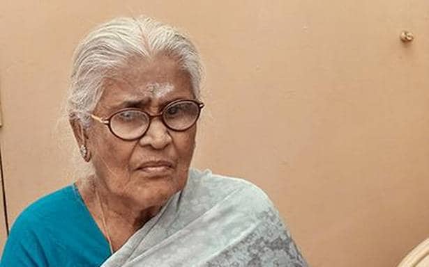 ತಾನಿನ್ನೂ ಬದುಕಿದ್ದೇನೆ ಎಂದು ಸಾಬೀತುಗೊಳಿಸಲು ಒದ್ದಾಡುತ್ತಿರುವ 84ರ ವೃದ್ಧೆ