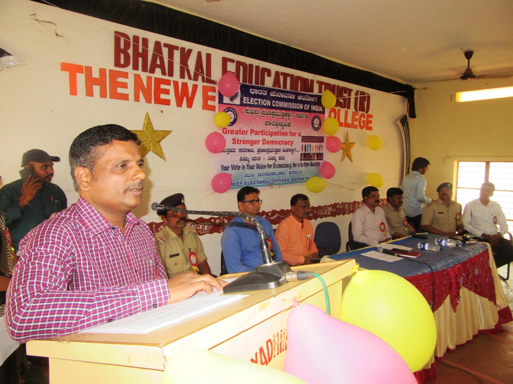 ಮನೆಗೆ ಬಂದು ಮತದಾನದ ಚೀಟಿ ಮಾಡಿಕೊಡುವ ವ್ಯವಸ್ಥೆಯನ್ನು ಸದುಪಯೋಗ ಪಡೆಸಿಕೊಳ್ಳಿ: ಸಾಜಿದ್ ಅಹ್ಮದ್ ಮುಲ್ಲಾ ಕರೆ