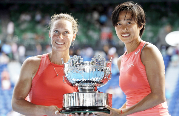 ಸಮಂತಾ, ಝಾಂಗ್‌ಗೆ ಮಹಿಳಾ ಡಬಲ್ಸ್ ಪ್ರಶಸ್ತಿ