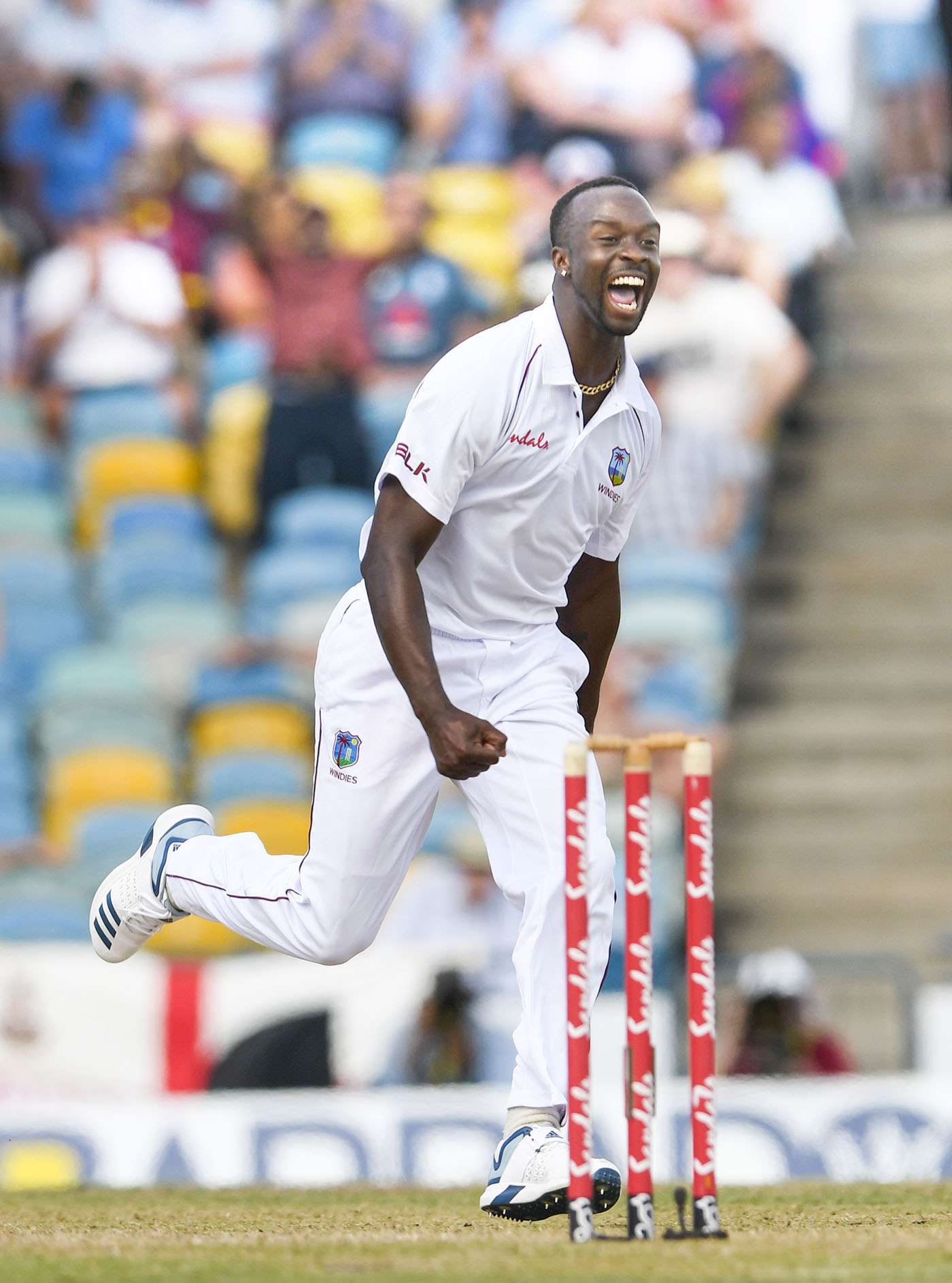 ಆರನೇ ಬಾರಿ ನೂರರೊಳಗೆ ಆಲೌಟಾದ ಇಂಗ್ಲೆಂಡ್