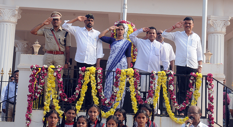 ಜನ ಸೇವೆಯೇ ನಮ್ಮೆಲ್ಲರ ಗುರಿಯಾಗಲಿ: ತಹಶೀಲ್ದಾರ್ ರಶ್ಮಿ