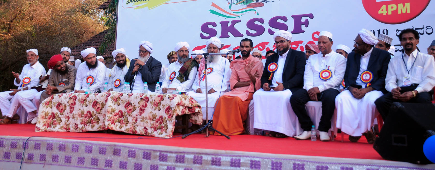 ಧರ್ಮಗಳ ನಡುವೆ ಪ್ರೀತಿ ಹುಟ್ಟಿಸಬೇಕು: ಈಶ ವಿಠಲ ಸ್ವಾಮೀಜಿ