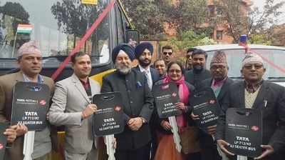 ನೇಪಾಳಕ್ಕೆ ಭಾರತದಿಂದ 30 ಆ್ಯಂಬುಲೆನ್ಸ್, 6 ಬಸ್‌ಗಳ ಕೊಡುಗೆ