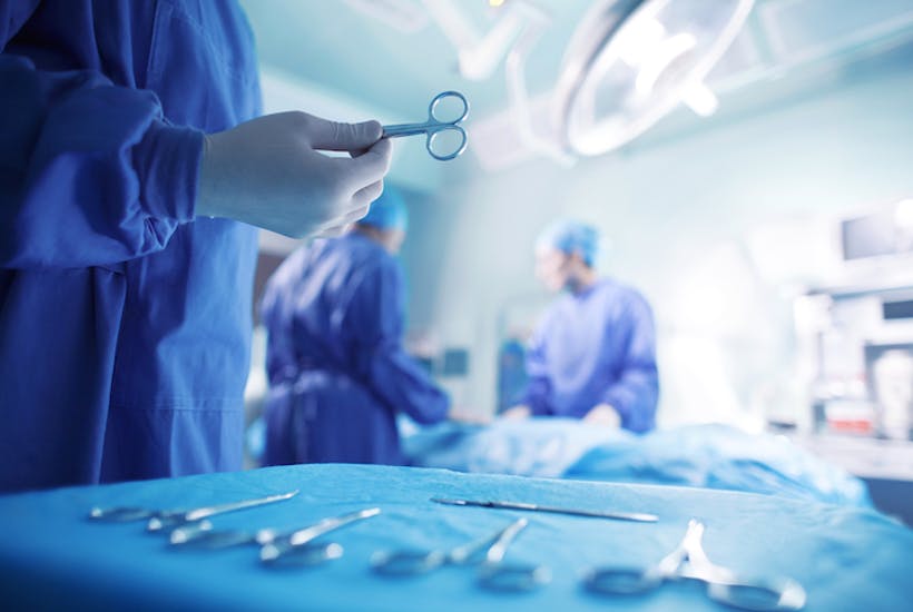 ಶಸ್ತ್ರಚಿಕಿತ್ಸೆಗೆ ಒಳಗಾಗಿ ದಾಖಲೆ ನಿರ್ಮಿಸಿದ ವ್ಯಕ್ತಿ !