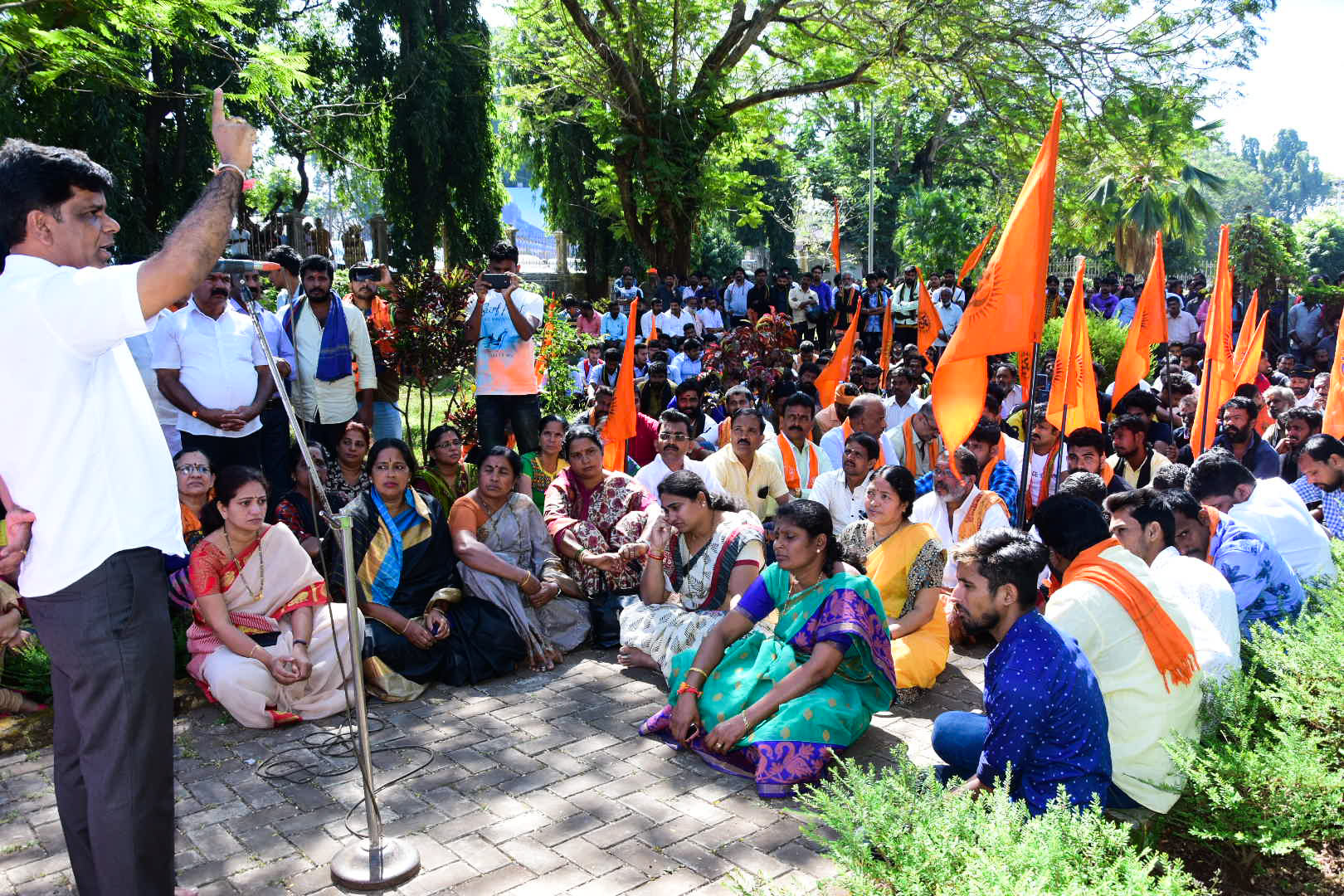 ಶಬರಿಮಲೆಗೆ ಮಹಿಳೆಯರ ಪ್ರವೇಶದ ವಿರುದ್ಧ ಪ್ರತಿಭಟನೆ