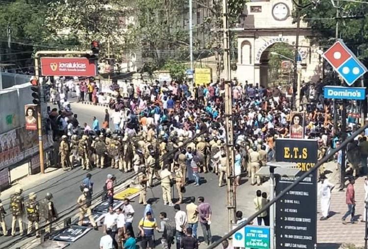 ಹಿಂಸೆಯ ಹರತಾಳ: ಎಸ್ ಡಿಪಿಐ ಕಾರ್ಯಕರ್ತರಿಗೆ ಇರಿತ