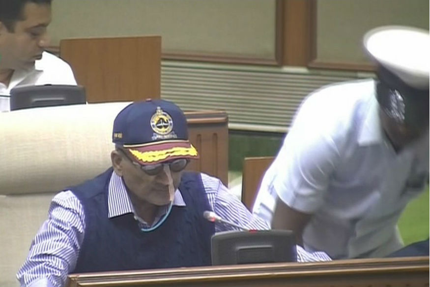 ಅನಾರೋಗ್ಯದ ನಡುವೆಯೂ ಬಜೆಟ್ ಮಂಡಿಸಿದ ಗೋವಾ ಸಿಎಂ ಪರಿಕ್ಕರ್... !