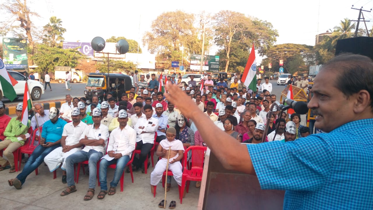 ಪ್ರತಿಯೊಬ್ಬ ಭಾರತೀಯನಲ್ಲೂ ಒಬ್ಬ ಗಾಂಧಿ ಜೀವಂತವಾಗಿರಬೇಕು: ಎಂ.ಜಿ. ಹೆಗಡೆ