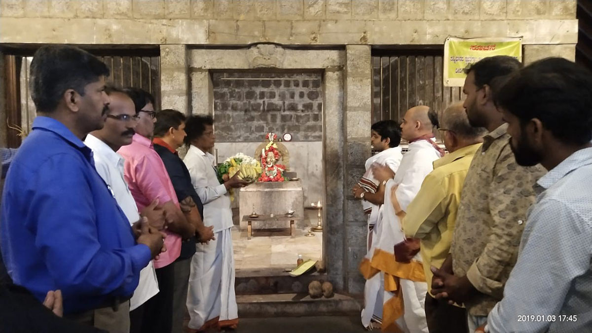 ಮೀನುಗಾರರು ಮರಳಿ ಬರುವಂತೆ ಪ್ರಾರ್ಥನೆ