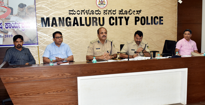 ಮಂಗಳೂರಿನಲ್ಲಿ ‘ಝಂಬಾ-ಝುಂಬಾ’ ದಂಧೆ: ಪೊಲೀಸ್ ಫೋನ್ ಇನ್ ನಲ್ಲಿ ಆರೋಪ