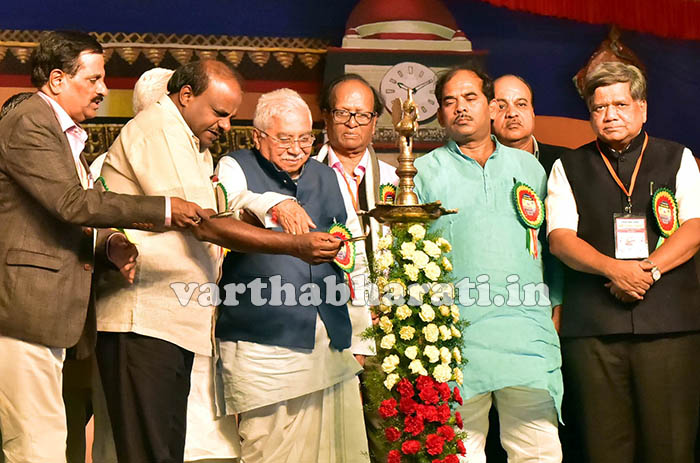 ವಿರೋಧದ ನಡುವೆಯೂ ಸಾಹಿತ್ಯ ಸಮ್ಮೇಳನದಲ್ಲಿ ಪೂರ್ಣಕುಂಭ ಮೆರವಣಿಗೆ: ಪ್ರಗತಿಪರರು, ಸಾಹಿತಿಗಳಿಂದ ಖಂಡನೆ