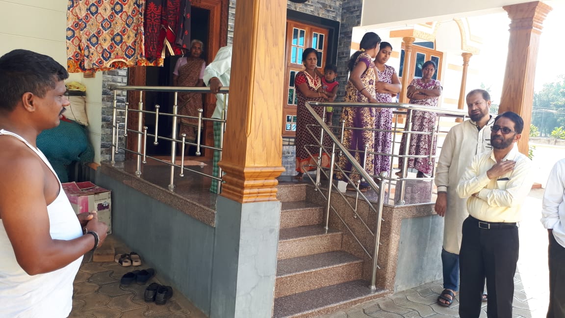 ನಾಪತ್ತೆಯಾದ ಮೊಗವೀರ ಮೀನುಗಾರರ ಮನೆಗೆ ಉಡುಪಿ ಜಿಲ್ಲಾ ಮುಸ್ಲಿಂ ಒಕ್ಕೂಟದ ನಿಯೋಗ ಭೇಟಿ