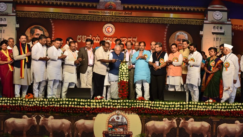 ಒಂದು ಸಾವಿರ ಆಂಗ್ಲ ಮಾಧ್ಯಮ ಶಾಲೆಗಳ ಪ್ರಸ್ತಾಪ ಹಿಂಪಡೆಯಲು ಒಕ್ಕೊರಲಿನ ಒತ್ತಾಯ